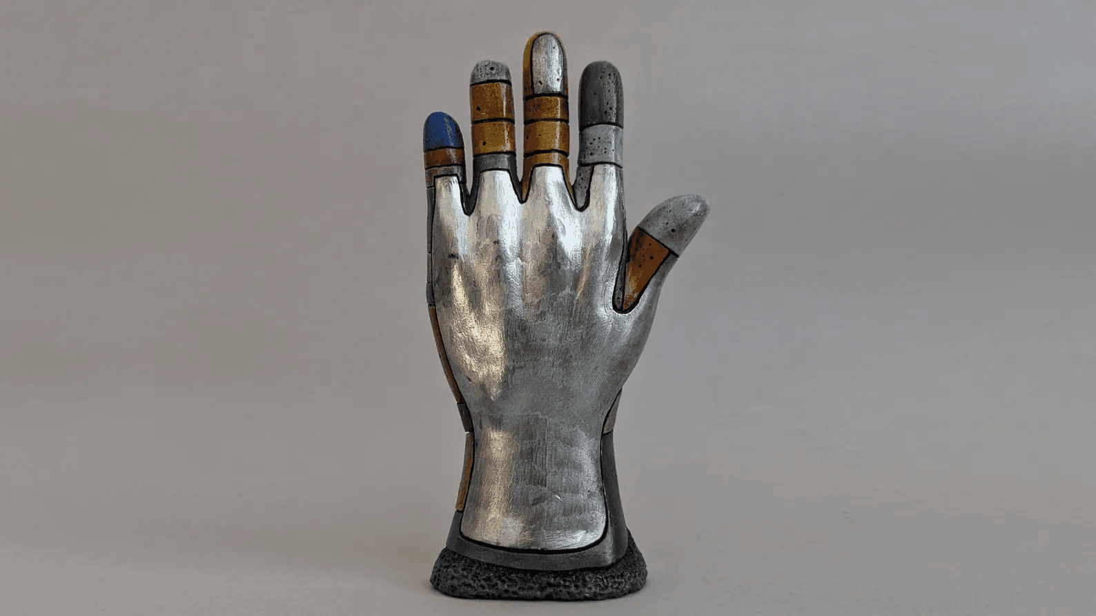 brutalist-hand-02-002